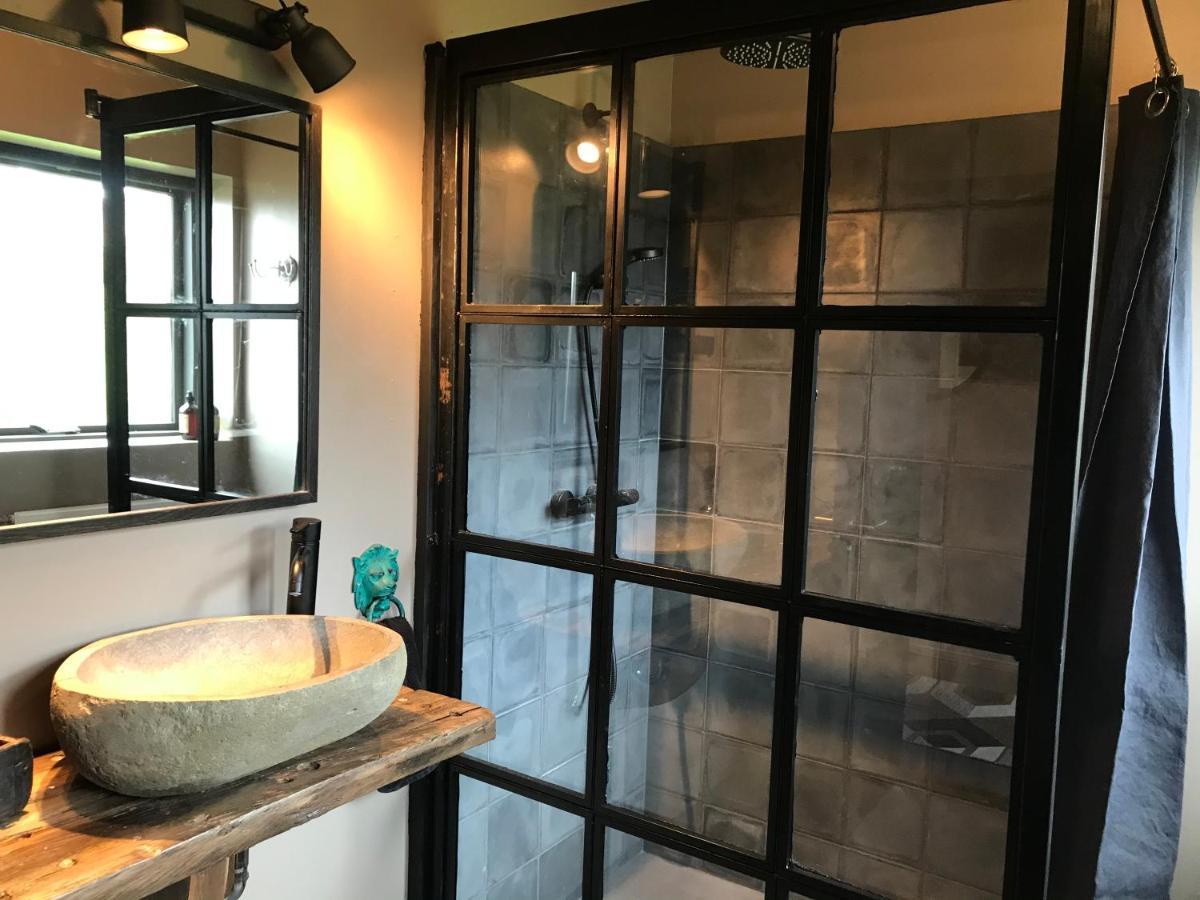 Solbakki Guest House Flateyri Bagian luar foto