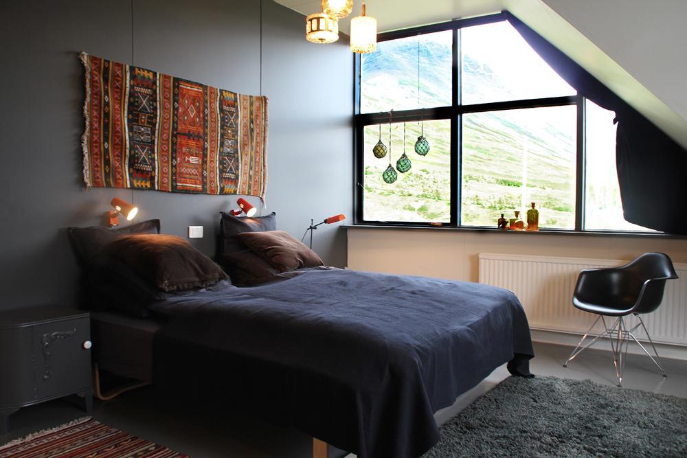 Solbakki Guest House Flateyri Bagian luar foto