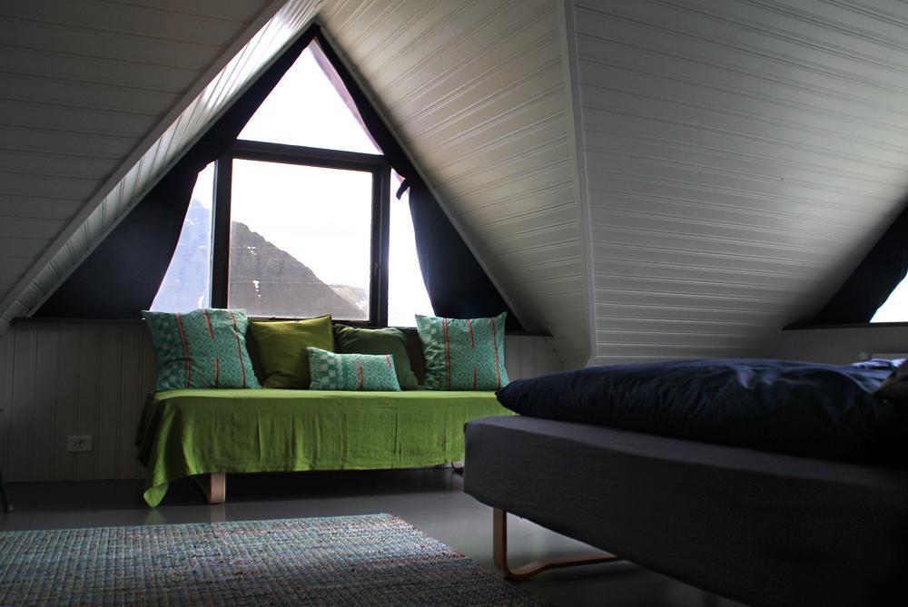Solbakki Guest House Flateyri Bagian luar foto
